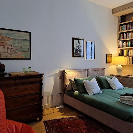 Casa Mari - Free Secure Parking, Breakfast, Private Bathroom, Wifi, Garden, Aircon, 3 Min Walk To Metro And Train Station Milano Dış mekan fotoğraf