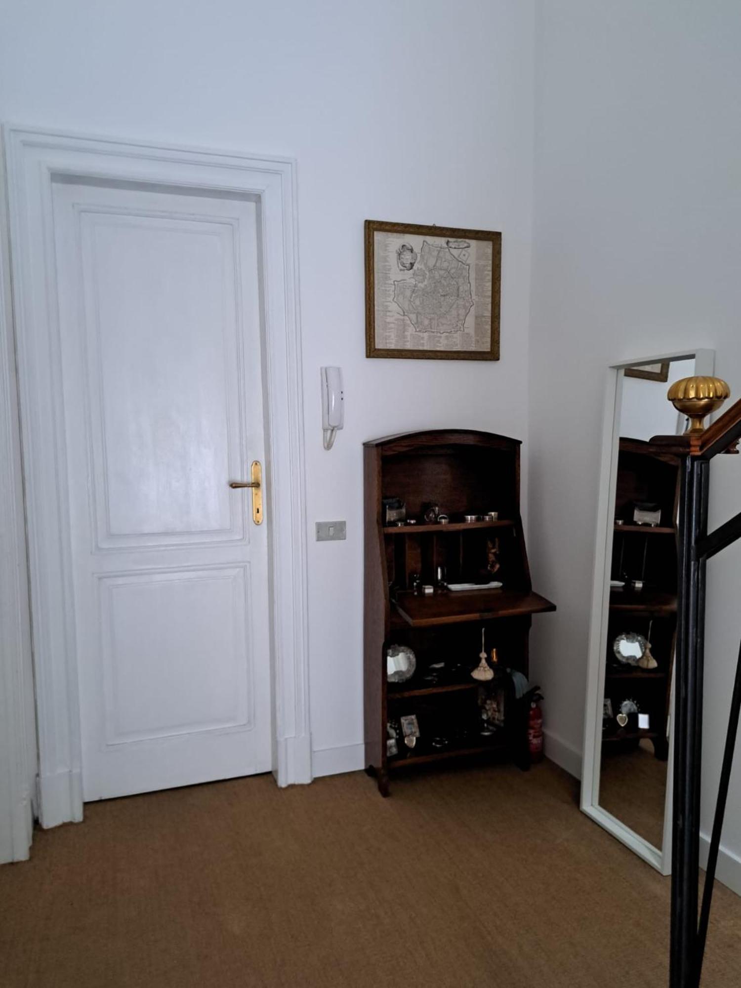 Casa Mari - Free Secure Parking, Breakfast, Private Bathroom, Wifi, Garden, Aircon, 3 Min Walk To Metro And Train Station Milano Dış mekan fotoğraf