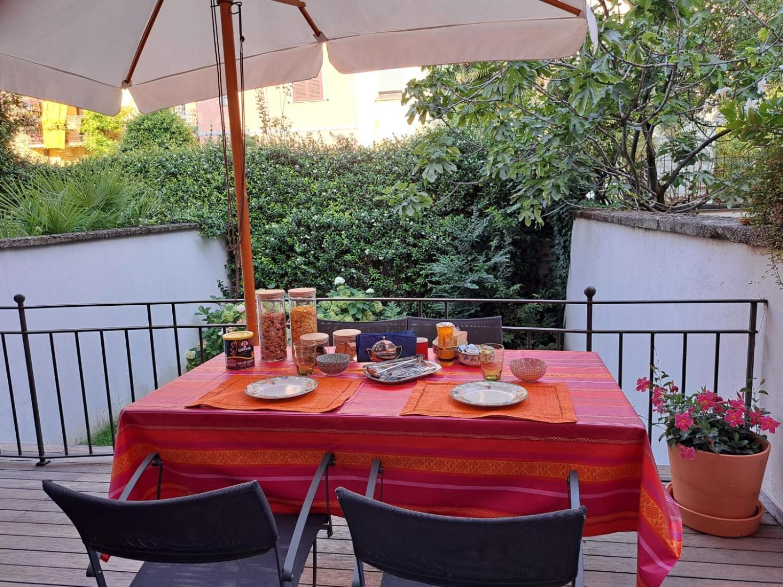 Casa Mari - Free Secure Parking, Breakfast, Private Bathroom, Wifi, Garden, Aircon, 3 Min Walk To Metro And Train Station Milano Dış mekan fotoğraf