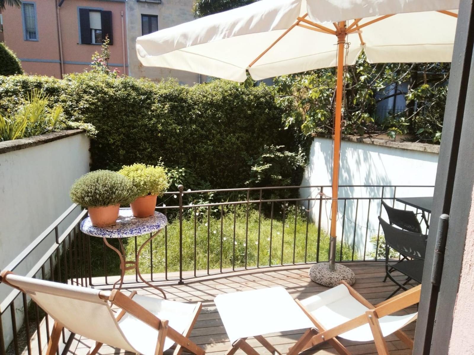 Casa Mari - Free Secure Parking, Breakfast, Private Bathroom, Wifi, Garden, Aircon, 3 Min Walk To Metro And Train Station Milano Dış mekan fotoğraf